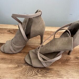 Elegant Tan Women's Heels